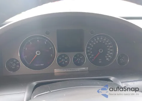 2004 Volkswagen Phaeton V8 from USA, damaged, VIN WVWAF63D248008614